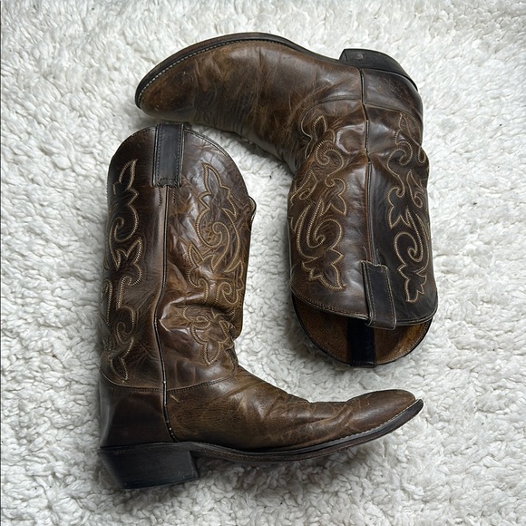 Justin’s Classic Brown Leather Cowboy Boots Weathered Extra Wide Classic - Picture 1 of 15
